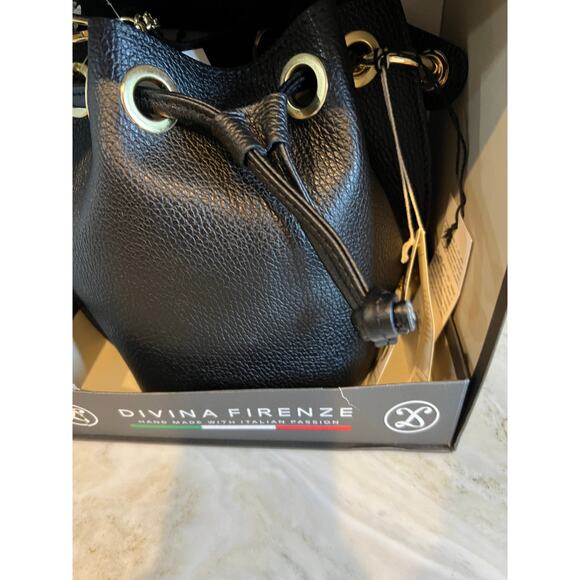 Davina Firenze Italian Leather Bucket Bag Gold Chain Detail - Picture 2 of 9